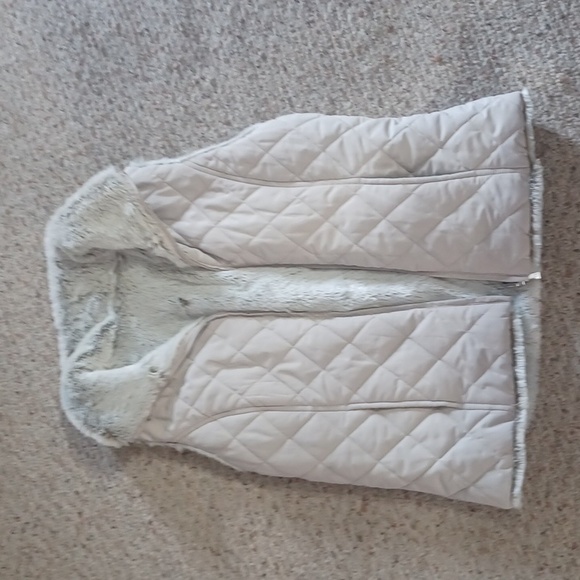 2 vests - Picture 4 of 6